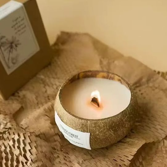Home Fragrance Accessories - Candela profumata con guscio di cocco